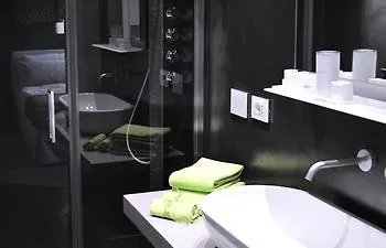 Miloft Guest Rooms And Terrace Bed & Breakfast *